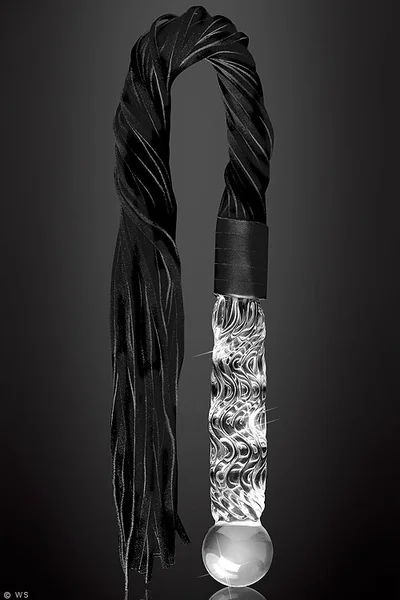 Pipedream Flogger with 6.75" Glass Dildo Handle — image 4 of 8