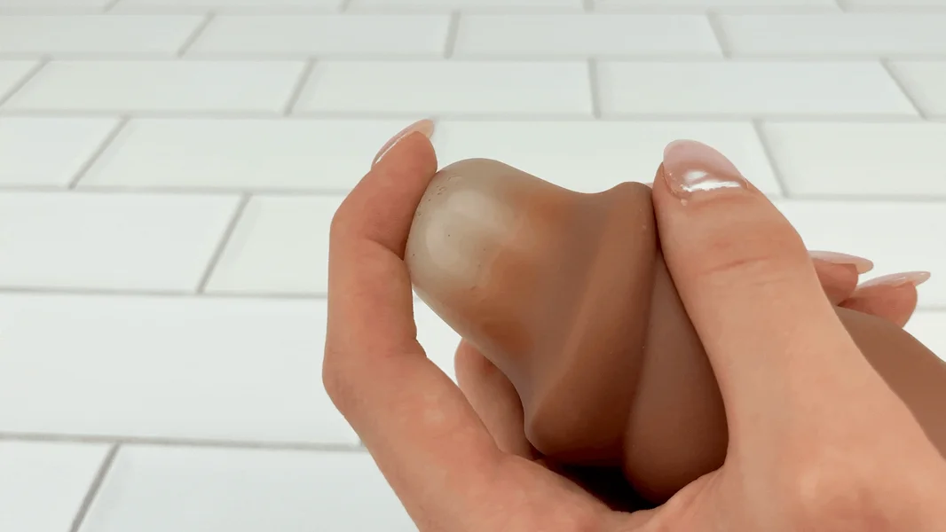 Easy Grip Ribbed Realistic Pussy Stroker — image 14 of 16