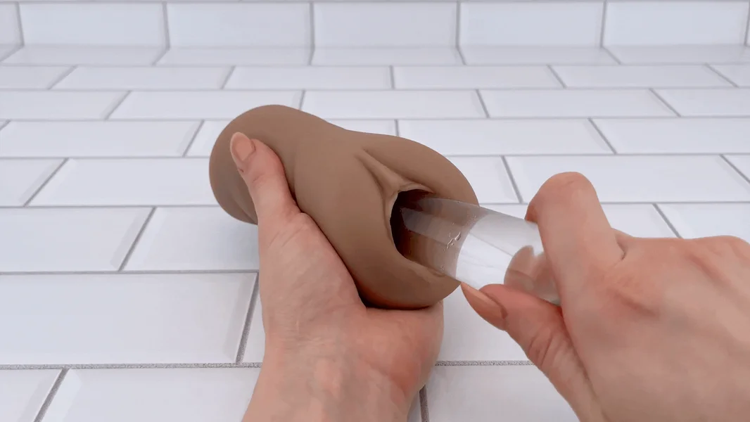 Easy Grip Pocket Pussy Masturbator — image 13 of 16