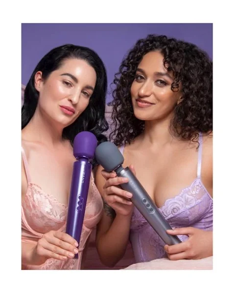 Le Wand Rechargeable Massager - White - 8 Inch