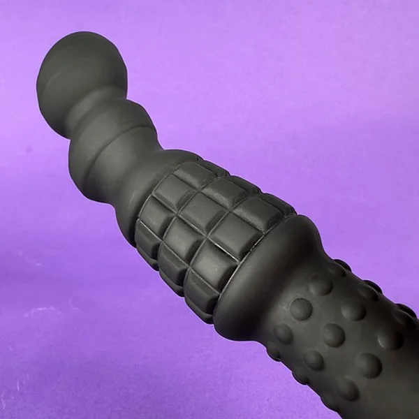 Rimming P-spot pleaser — image 12 of 13