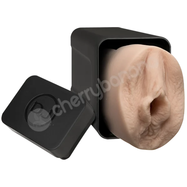 Milf In A Box - Julia Ann Masturbator