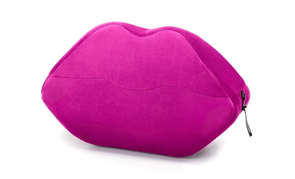 Kiss Wedge