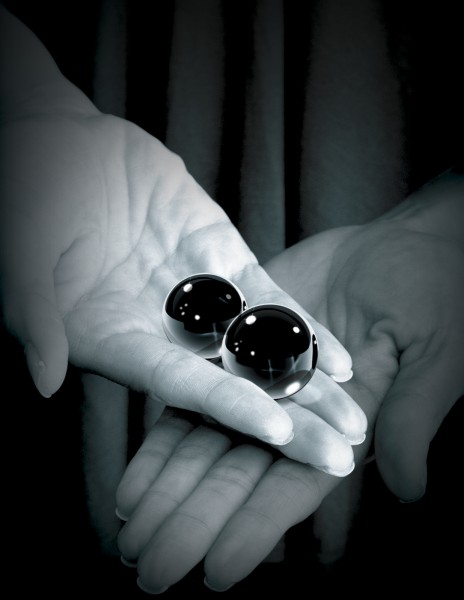 Fetish Fantasy Black Glass Ben-Wa Balls Medium