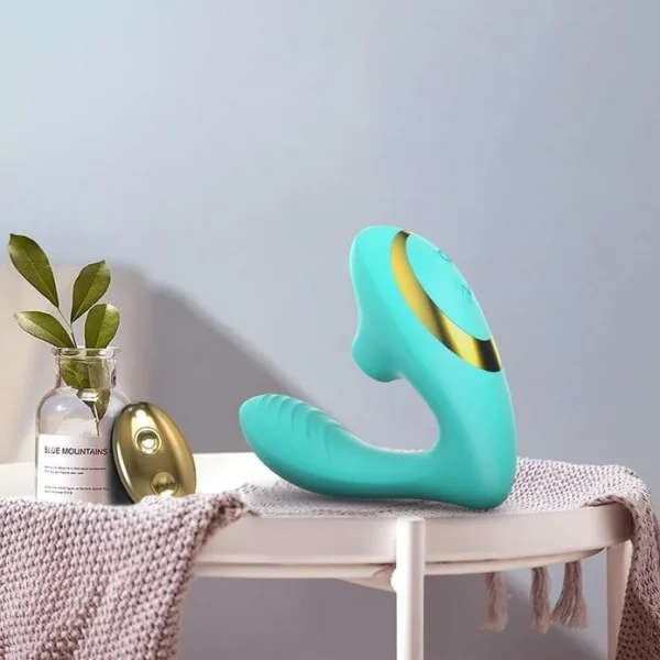 Tracy's Dog OG Pro 2 Clitoral Vibrator — image 16 of 19