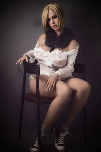 Ready-To-Go - H-Cup Charlotte Thick & Curvy Sex Doll 163cm / 5'4"