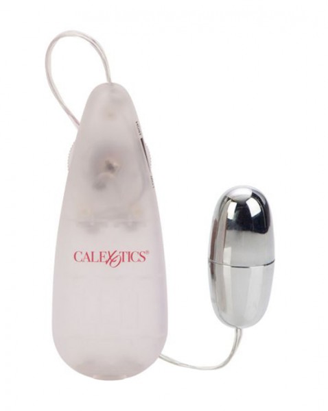 Sultry Vibrating Pussy Masturbator - Ivory