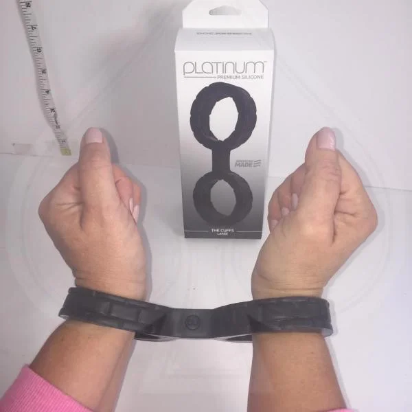 Platinum The Cuffs Large Black