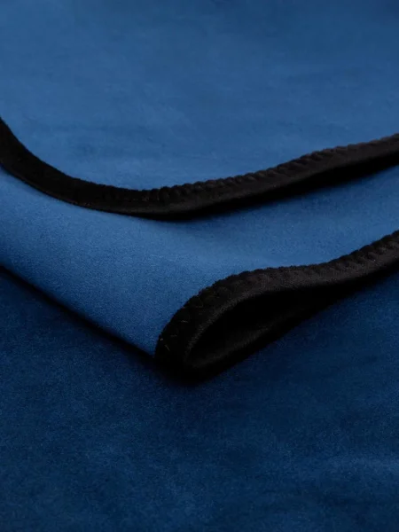 Liberator Fascinator Moisture-Proof  Travel Throw