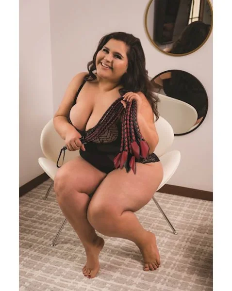 Saffron Braided Flogger - Black / Red