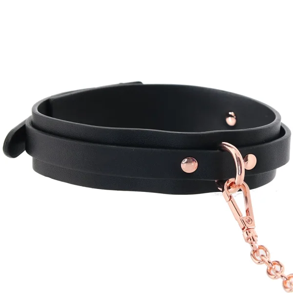 Bondage Couture Collar & Leash