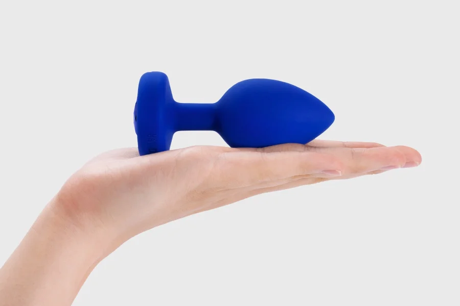 B-Vibe Vibrating Jewel Plug L/XL