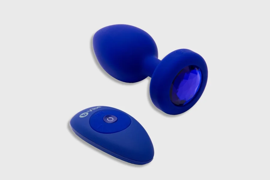 B-Vibe Vibrating Jewel Plug L/XL