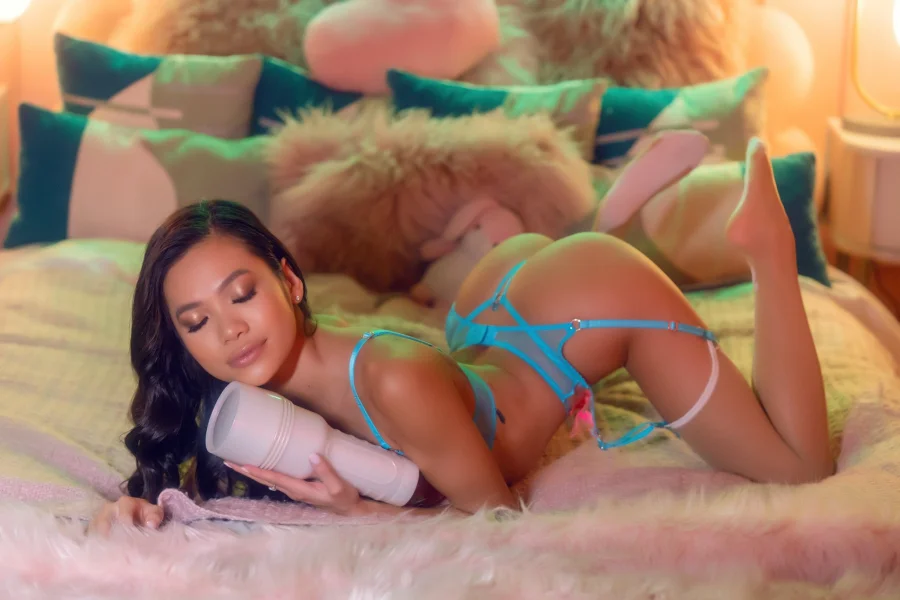 Fleshlight Girls: Vina Sky Exotica