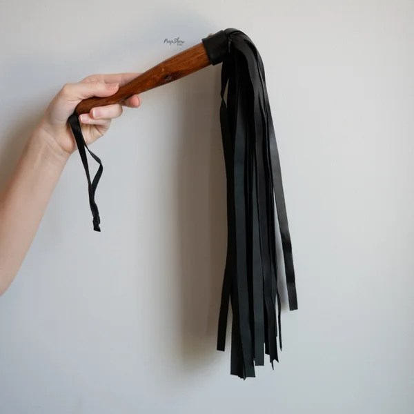Wooden Handle Leather Flogger — image 20 of 25