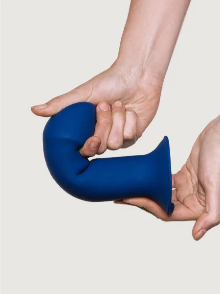 Hitsens 1 Thermo-Reactive Dual Density Silicone Dildo 6.5 Inch — image 4 of 5
