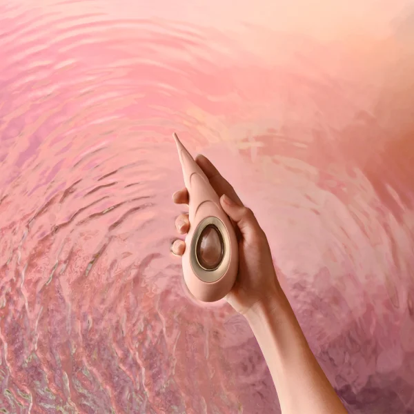 LELO DOT Cruise Clitoral Pinpoint Silicone Waterproof Rechargeable Vibrator - Peach Please