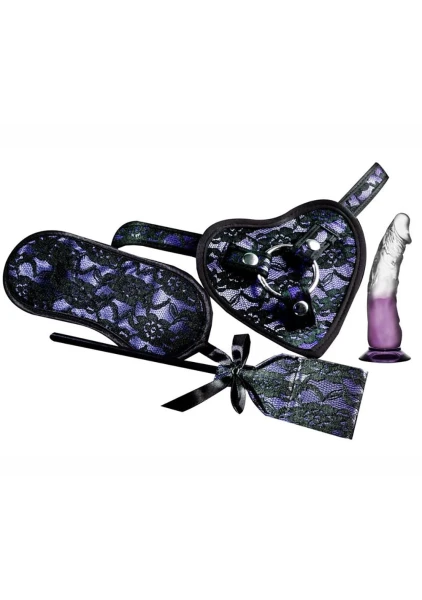 Heart-Throb Deluxe Harness Kit & Curved Dildo