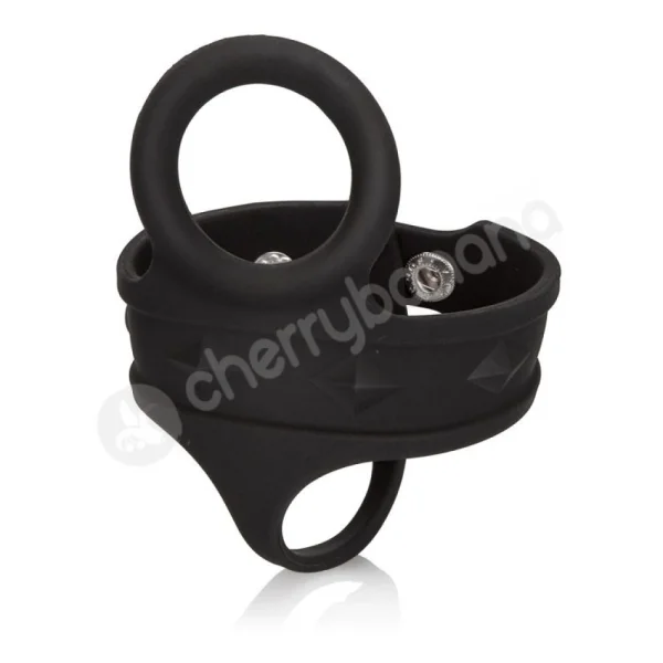 Silicone tri-snap ball spreader