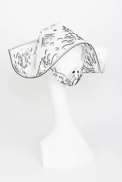Bianco Cornette — image 14 of 17