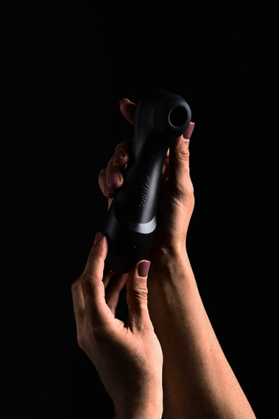 Satisfyer Pro 2 Black - Rechargeable Touch-Free Clitoral Stimulator - Next Generation