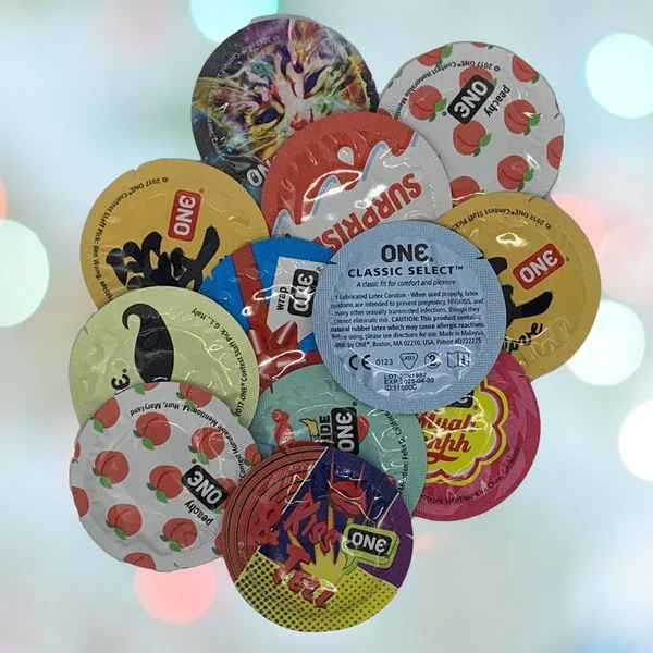 ONE Classic Select Condoms | 12-Pack — image 5 of 7