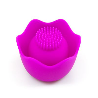 Fluttering flower wand attachment