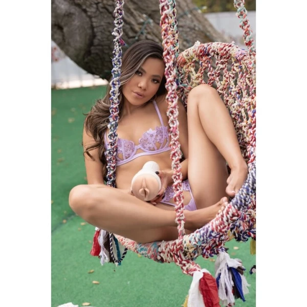 Fleshlight Girls Vina Sky Exotica Masturbator - 10 Inch — image 4 of 4