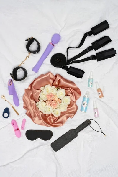 Wild Secrets Love At First Sight - 14 Piece Intimacy Gift Pack
