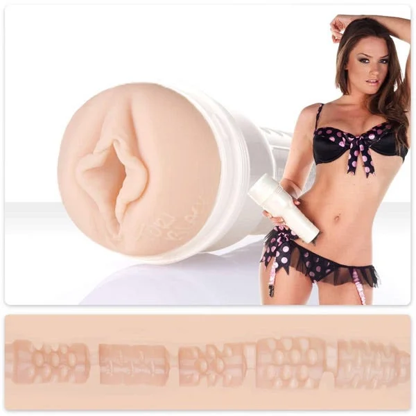 Fleshlight Girls - Tori Black Torrid