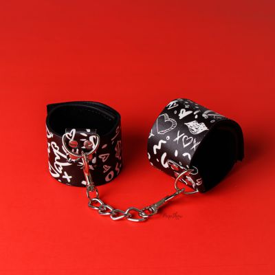 Printed Ankle Cuffs Love Street Art Fashion by Shots