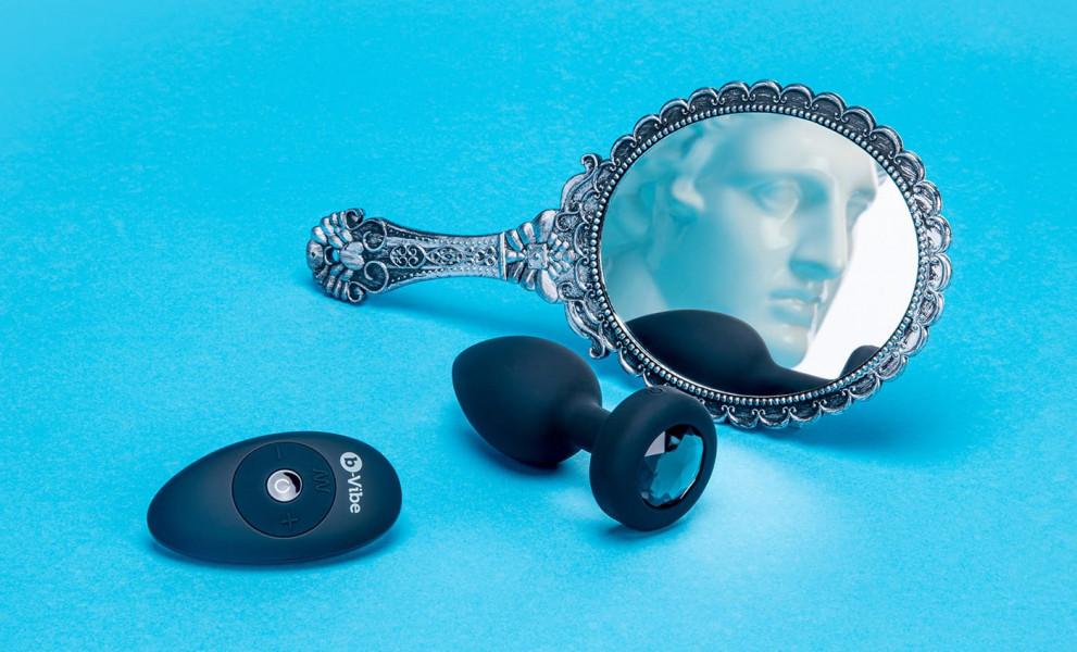 B-Vibe Vibrating Jewel Plug