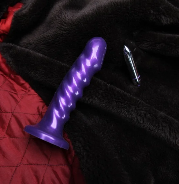 Echo Vibrating Dildo