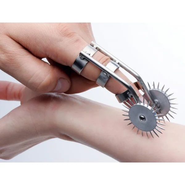 Spikes Double Finger Pinwheel Metal Silver