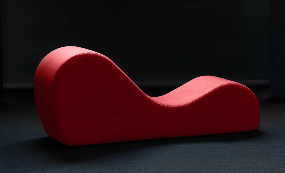 Cello Chaise