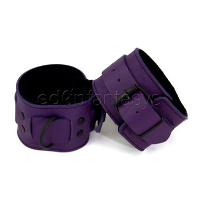 Crave wrist restraints