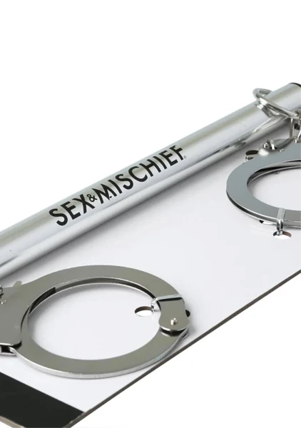 Spreader Bar With Metal Cuffs