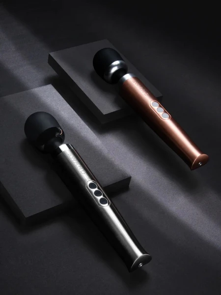 Le Wand Die Cast Rechargeable Vibrating Body Massager - Silver