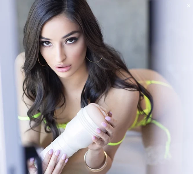 Fleshlight Girls Emily Willis Squirt