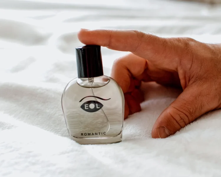 Eye Of Love Romantic Pheromones Deluxe Size — image 5 of 11