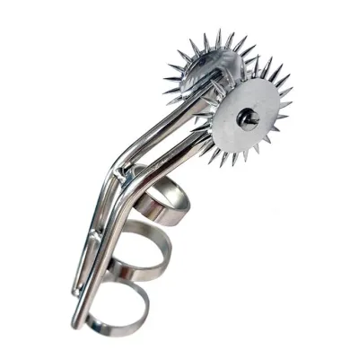 Rouge Stainless Steel Pinwheel Cat Claw