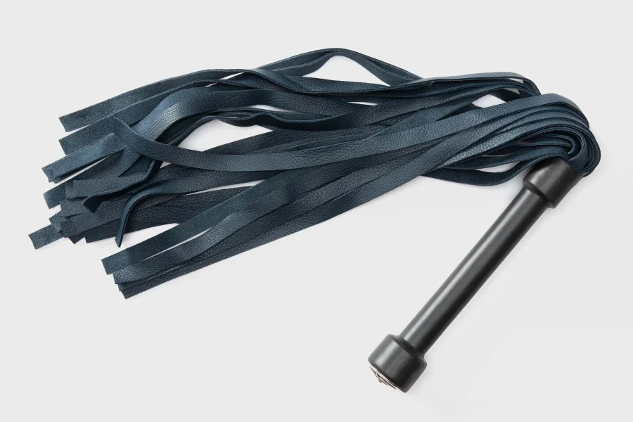 Dragontailz Intro Leather Flogger