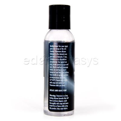 Titannium lubricant