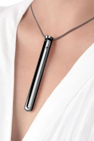 Le Wand 3.5" Whisper Quiet Vibrating Necklace in Black