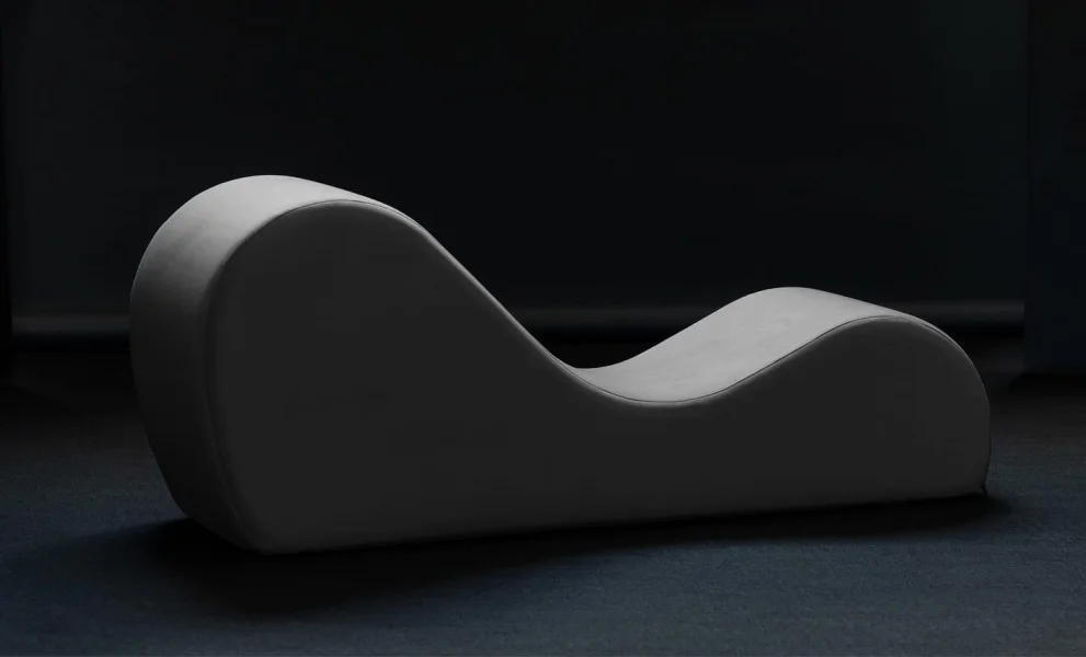 Cello Chaise