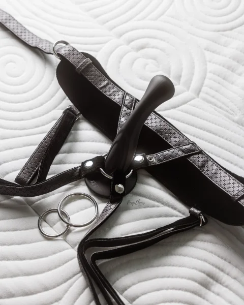 Her Royal Harness Royal Vibrating Set