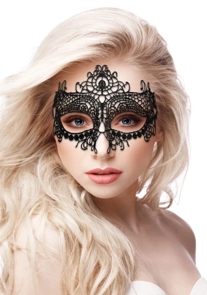 Queen Black Lace Mask