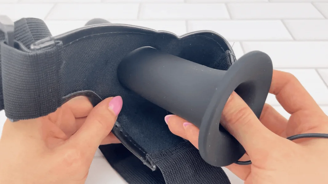 Vibrating Silicone Hollow Strap On — image 13 of 14