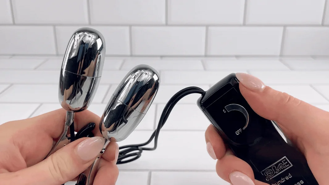Vibrating Power Bullet Nipple Clamps — image 12 of 21