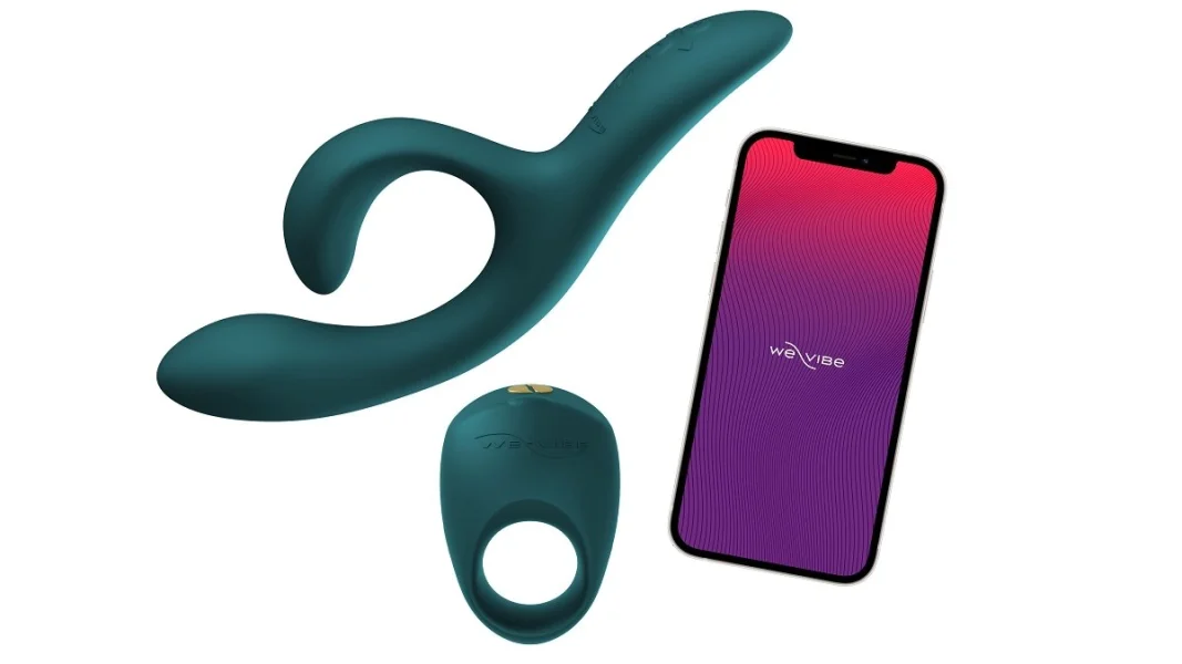 We-Vibe Date Night Holiday Gift Set Green Velvet — image 8 of 12
